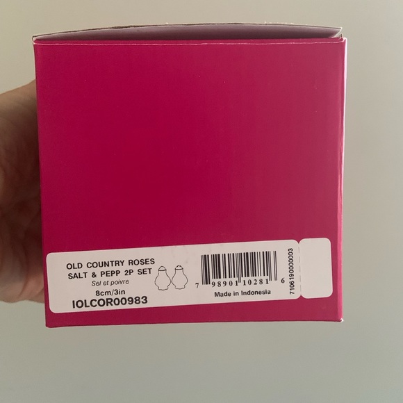 Royal Albert Salt & Pepper Shakers - Picture 6 of 6